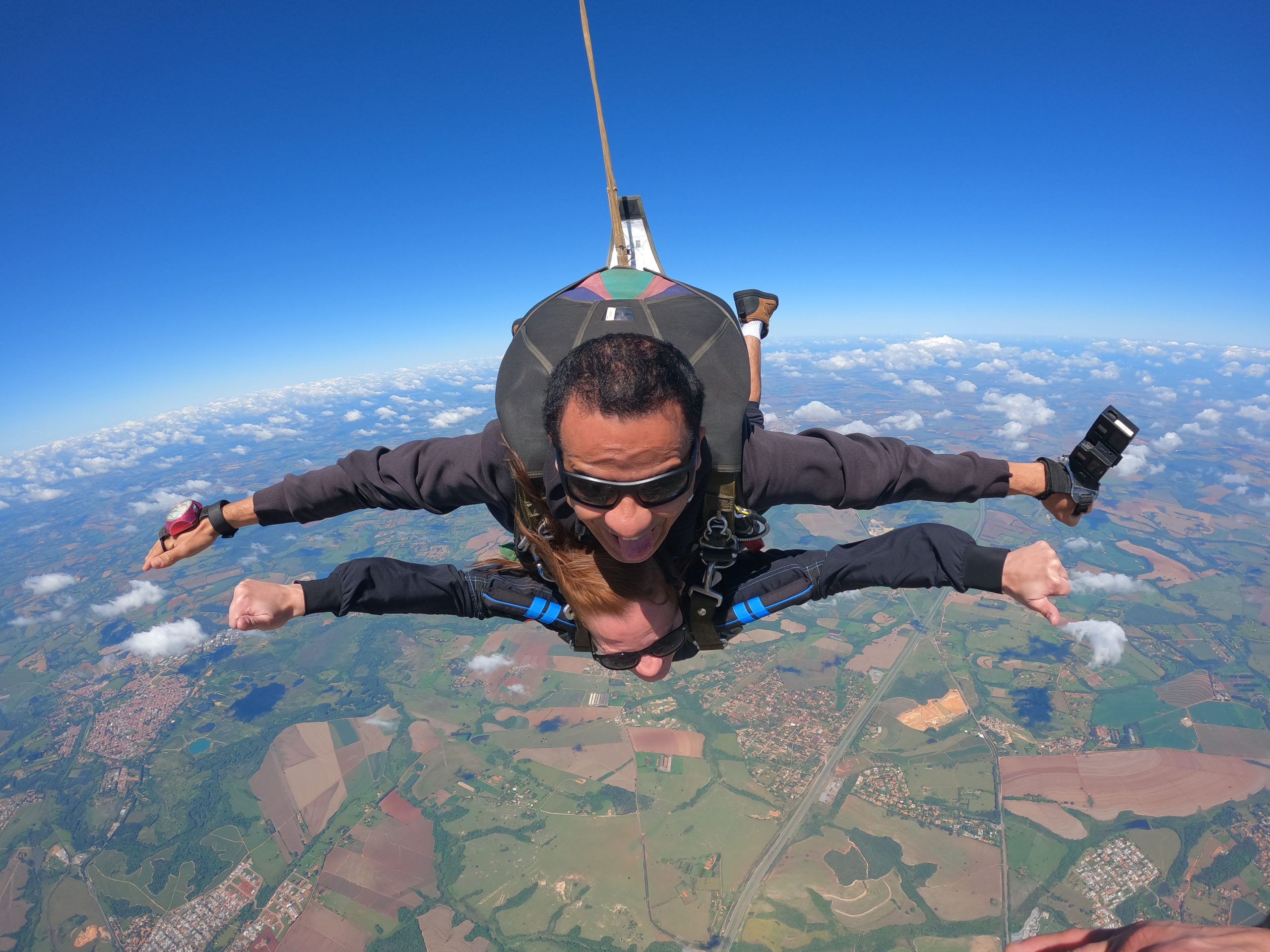 salto de paraquedas para deficientes auditivos