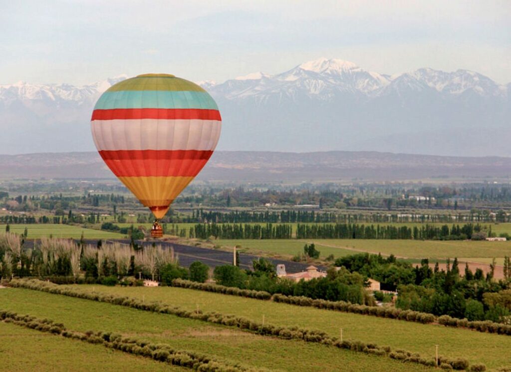 Voo de balão em Mendoza, Argentina 