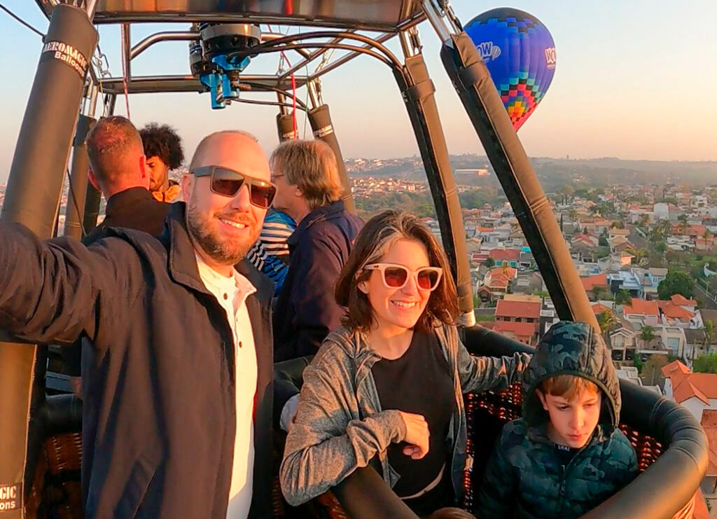 família passeia de balão em Boituva